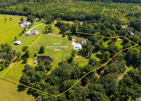 Homes For Sale - 16275 Alphonse Forbes Rd<br/> Greenwell Springs, LA 70739