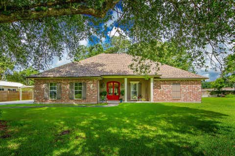 Homes For Sale - 127 Horseshoe Rd<br/> Schriever, LA 70395