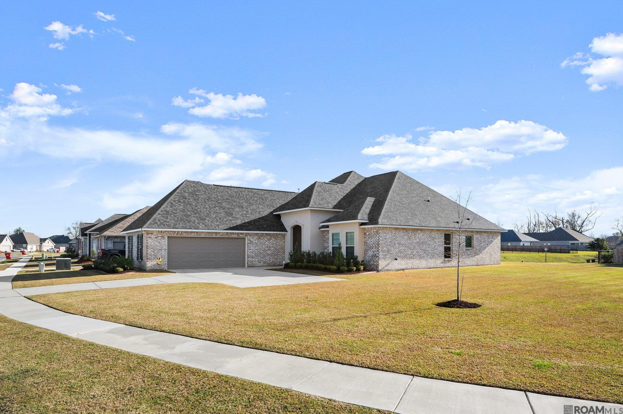 17092 Shearwater Trace, Prairieville, Louisiana image 2