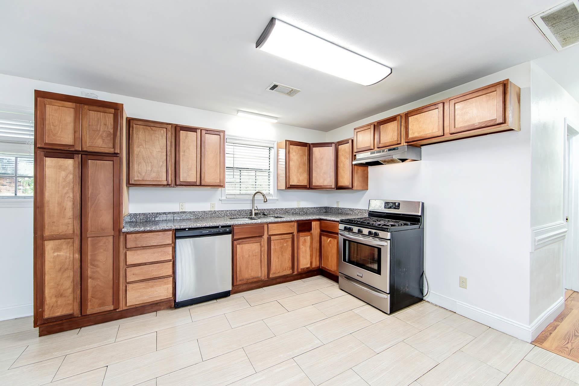 208 West 13th Street, Larose, Louisiana image 5