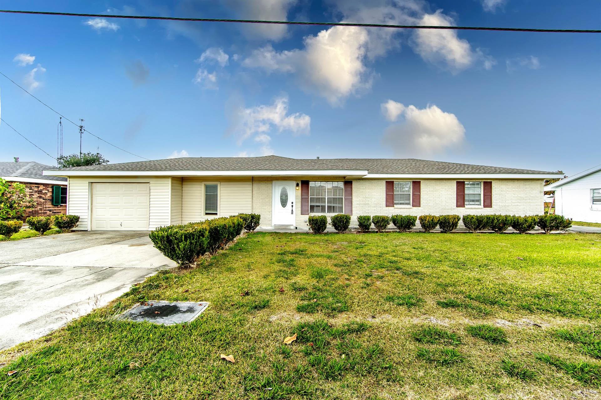 208 West 13th Street, Larose, Louisiana image 1