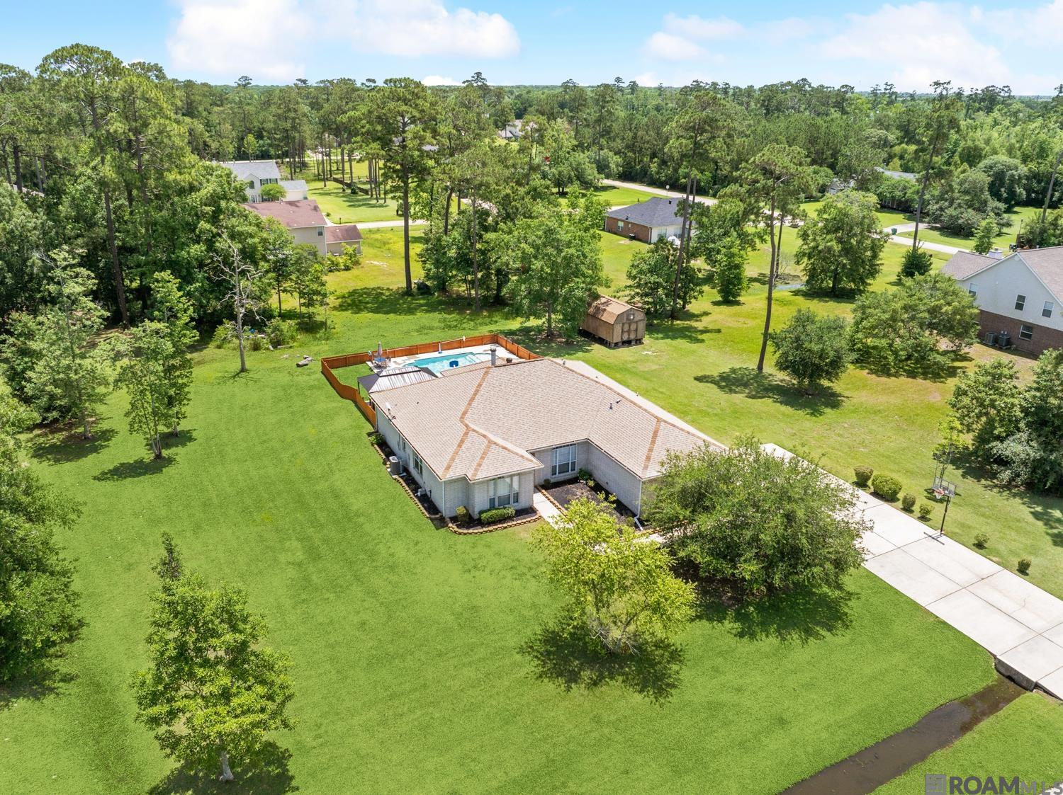 1032 Claire Dr, Slidell, Louisiana image 2
