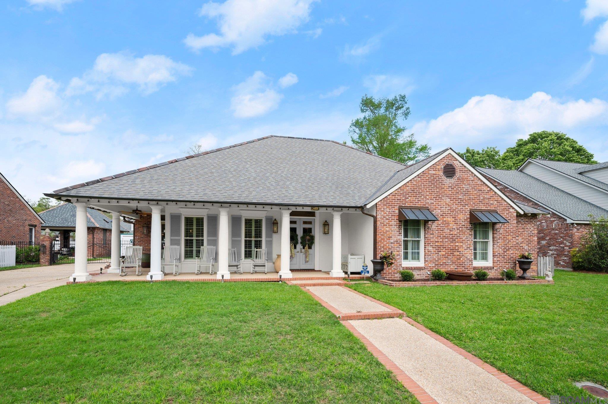 213 W Woodgate Ct, Baton Rouge, Louisiana image 2