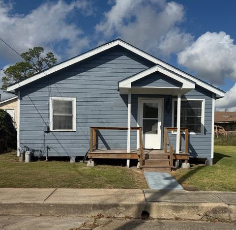 Homes For Sale - 1514 Menville Street<br/> Houma, LA 70360