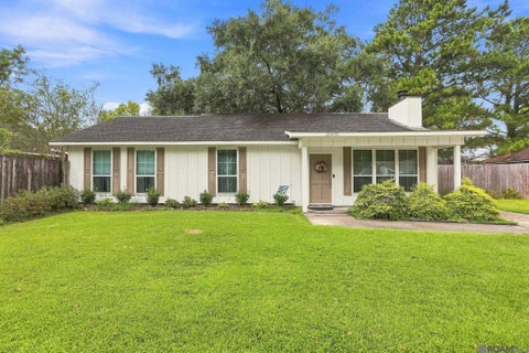 Homes For Sale - 18438 Jefferson Hwy<br/> Baton Rouge, LA 70817