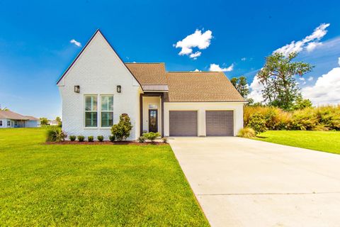 127 Lyndale Ct. Houma LA 70364