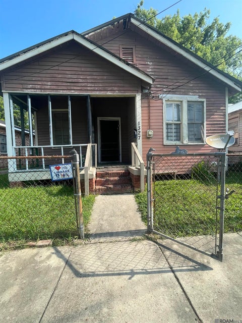 Homes For Sale - 1327 Julia St<br/> Baton Rouge, LA 70802