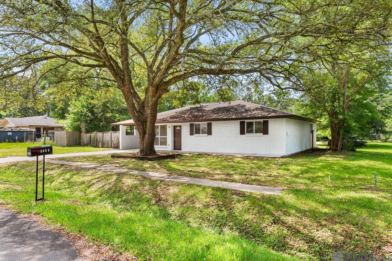 3548 Robert St, Zachary, Louisiana image 2