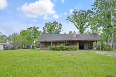 Homes For Sale - 18485 Magnolia Est<br/> Prairieville, LA 70769