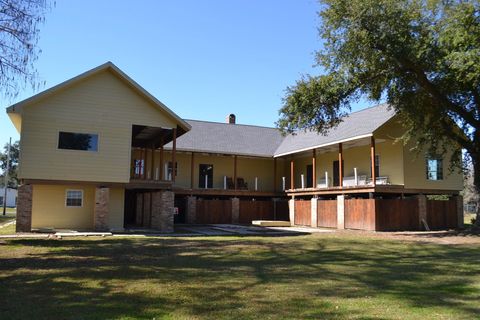 Homes For Sale - 129 Summers Lane<br/> Golden Meadow, LA 70357