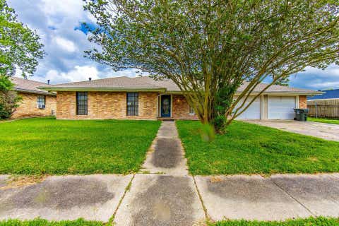 Homes For Sale - 103 Aspen Dr<br/> Houma, LA 70360