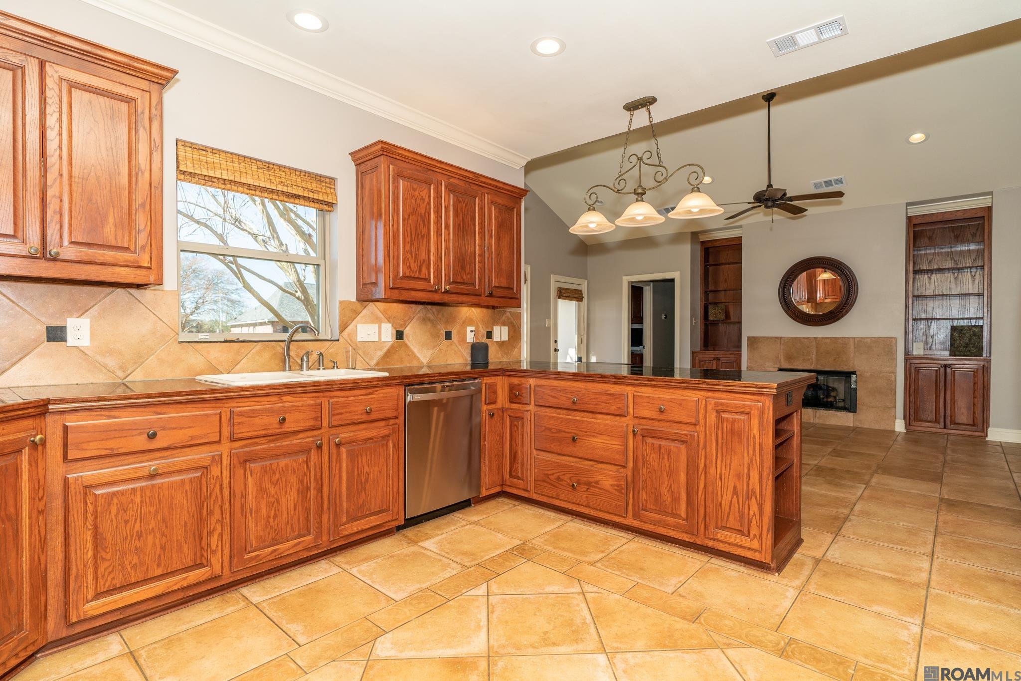 37246 Longwood Ave, Prairieville, Louisiana image 10