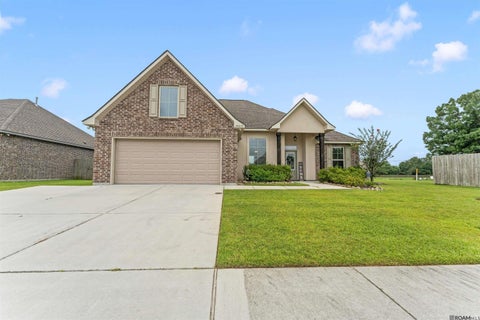 Homes For Rent - 40053 Maddie Dr<br/> Ascension County, Prairieville, LA 70769