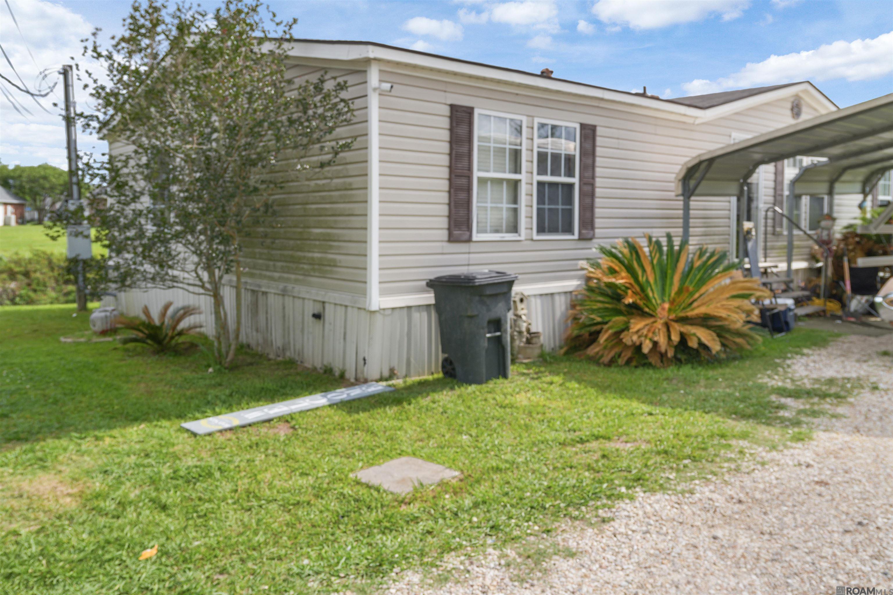 806 S Quiett Ave, Gonzales, Louisiana image 2