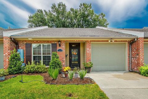 Townhouse For Sale - 109 Plantation Ridge Dr<br/> Lafourche County, Thibodaux, LA 70301