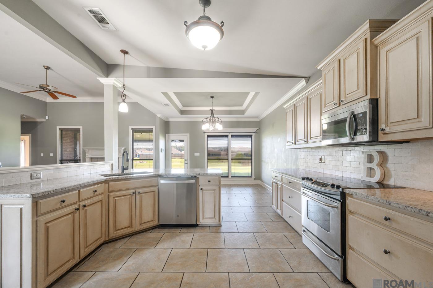 10144 Garden Oaks Ave, Denham Springs, Louisiana image 9