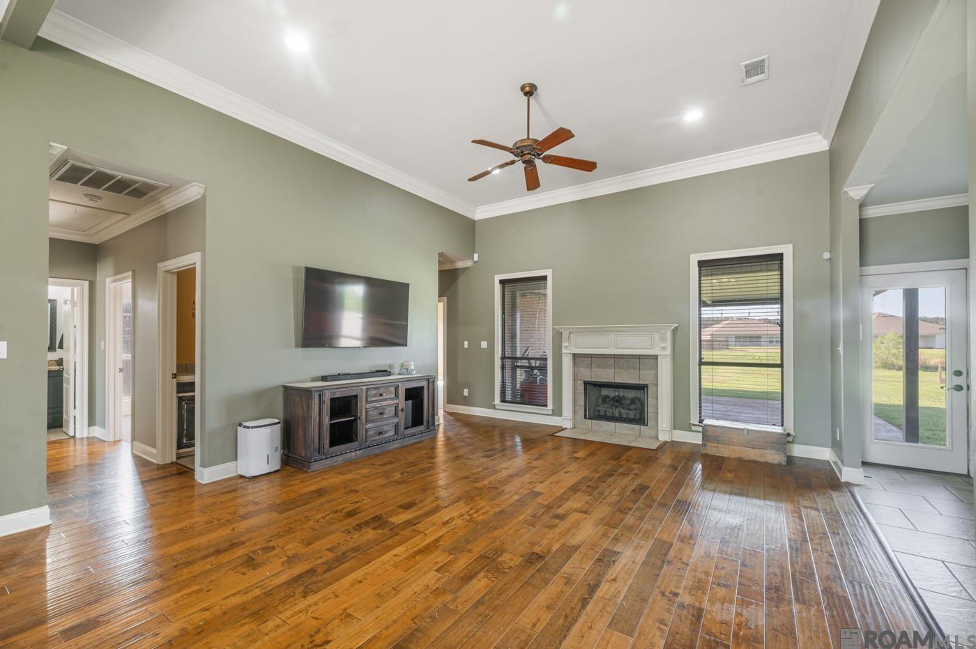 10144 Garden Oaks Ave, Denham Springs, Louisiana image 3