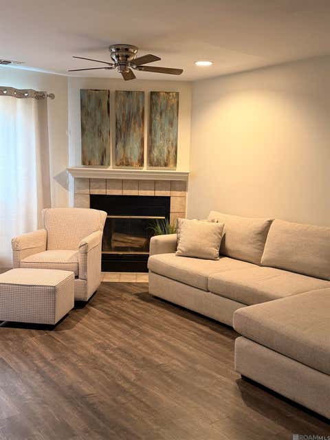 Townhouse For Sale - 24 Higgins Ct<br/> Baton Rouge, LA 70808