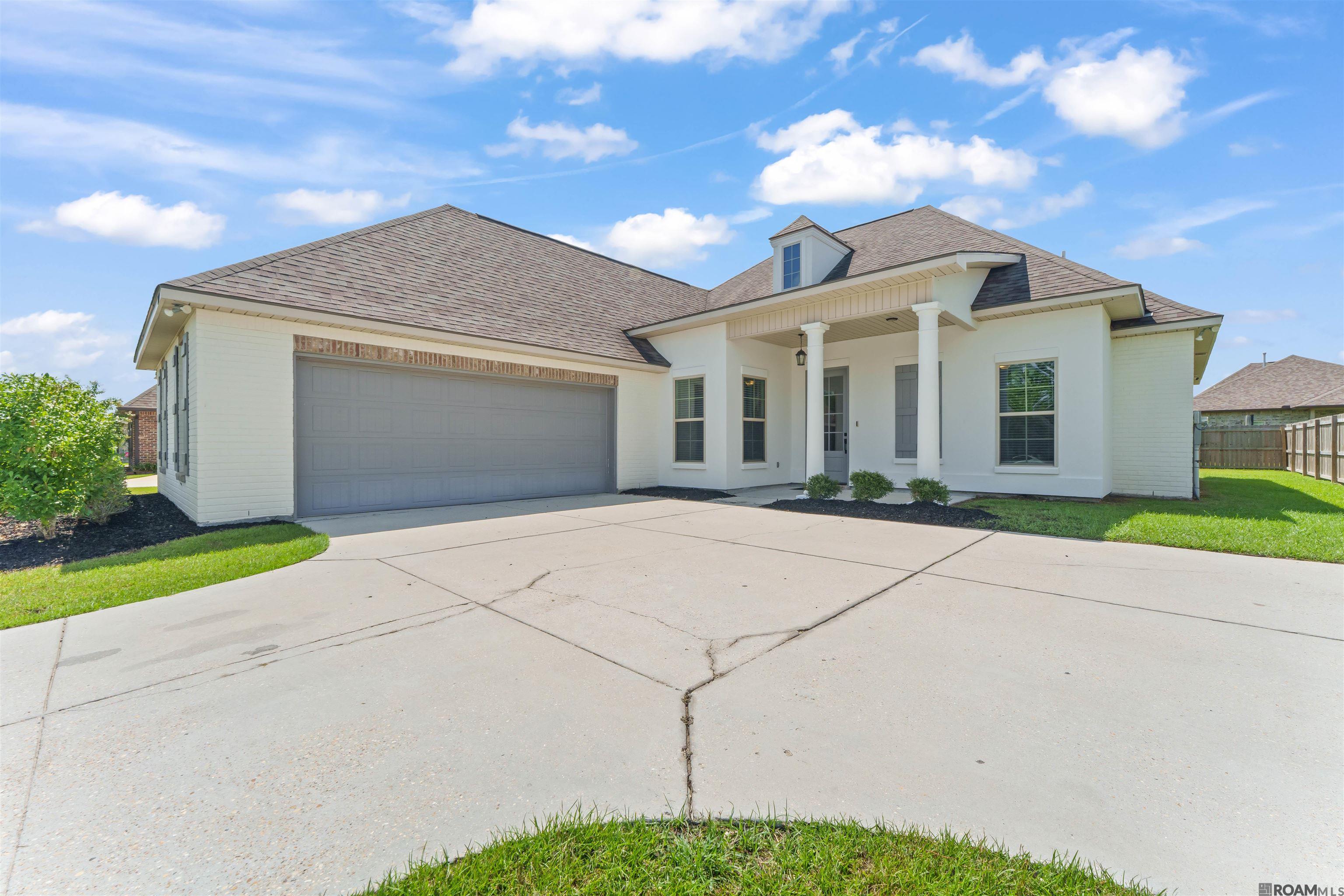 837 Lakehaven Dr - Photo 2