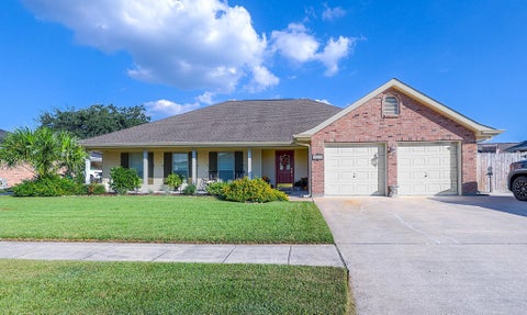 Homes For Sale - 511 Katie Dr<br/> Houma, LA 70360