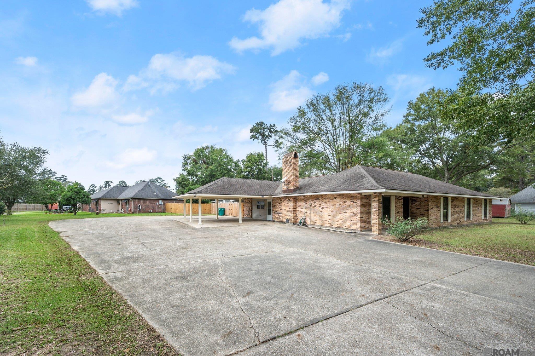 30460 Staffordshire Ct, Walker, Louisiana image 2