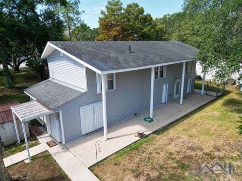 Homes For Sale - 102 Riverbend Street<br/> Pierre Part, LA 70339