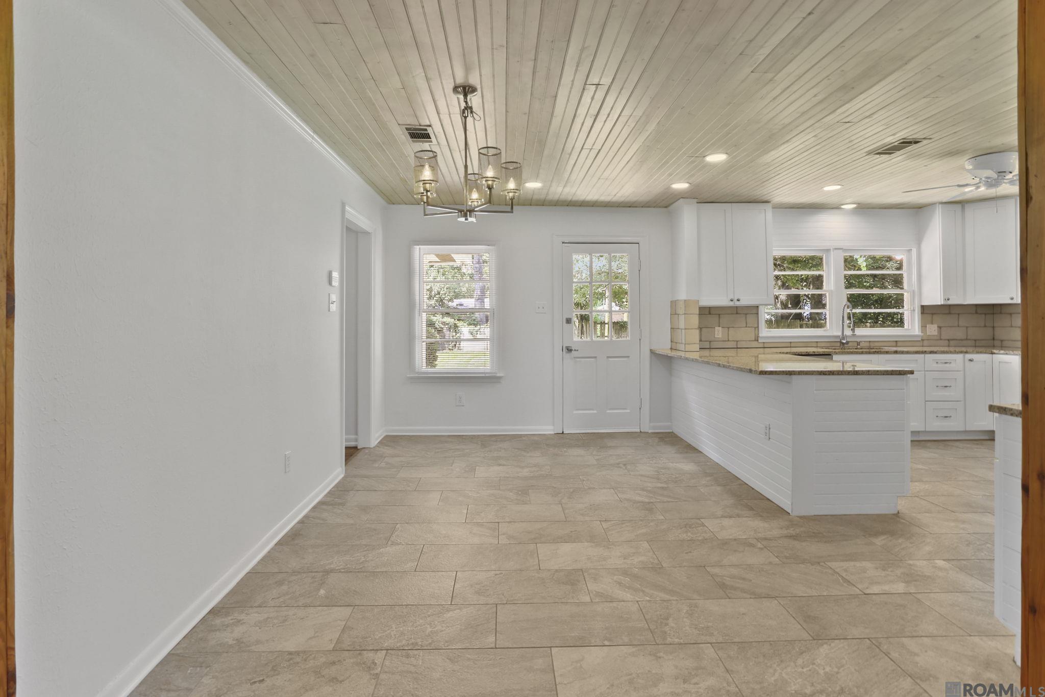 155 Highland Park Dr