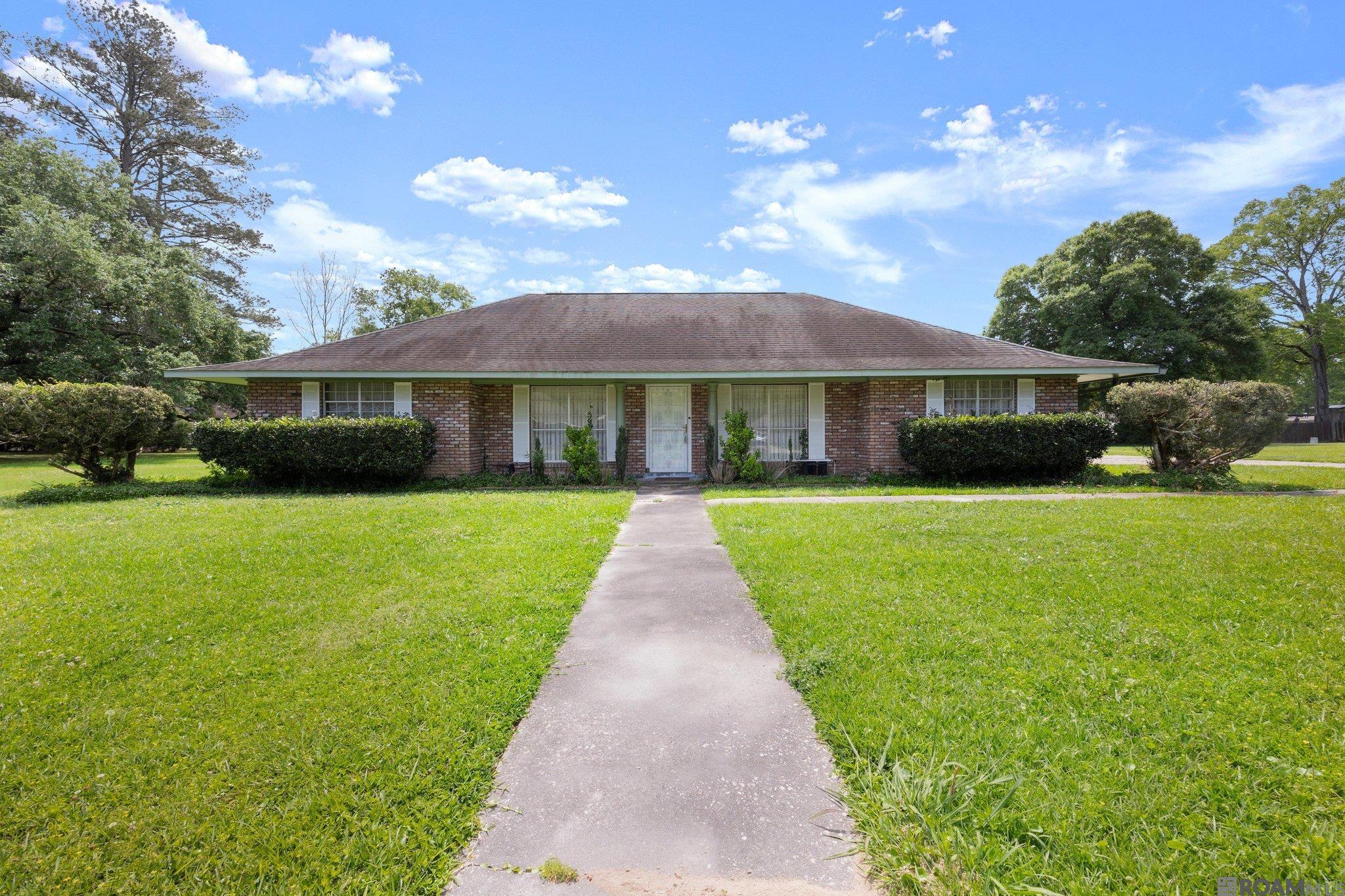 13920 Carolyn St, Walker, Louisiana image 1