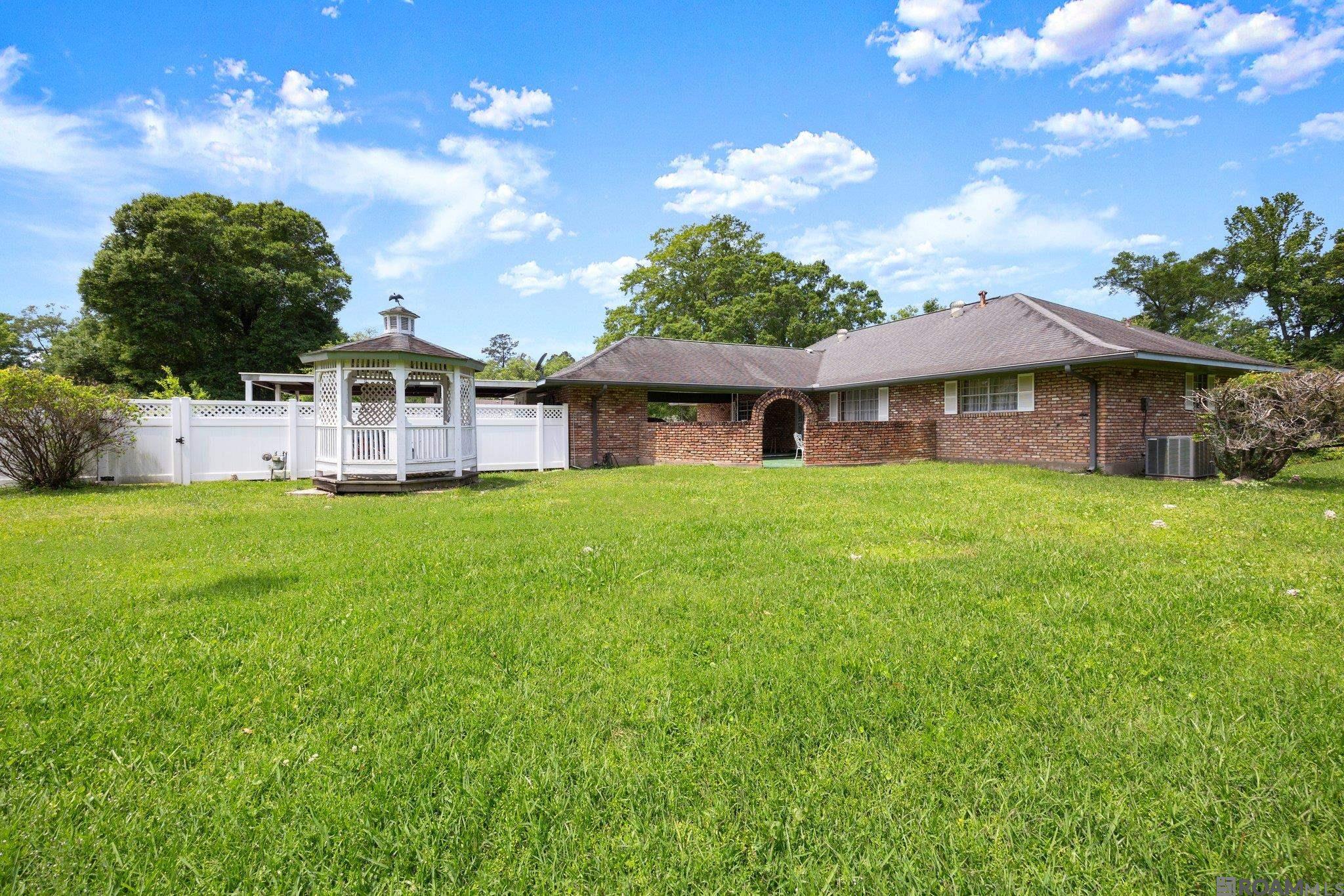 13920 Carolyn St, Walker, Louisiana image 5
