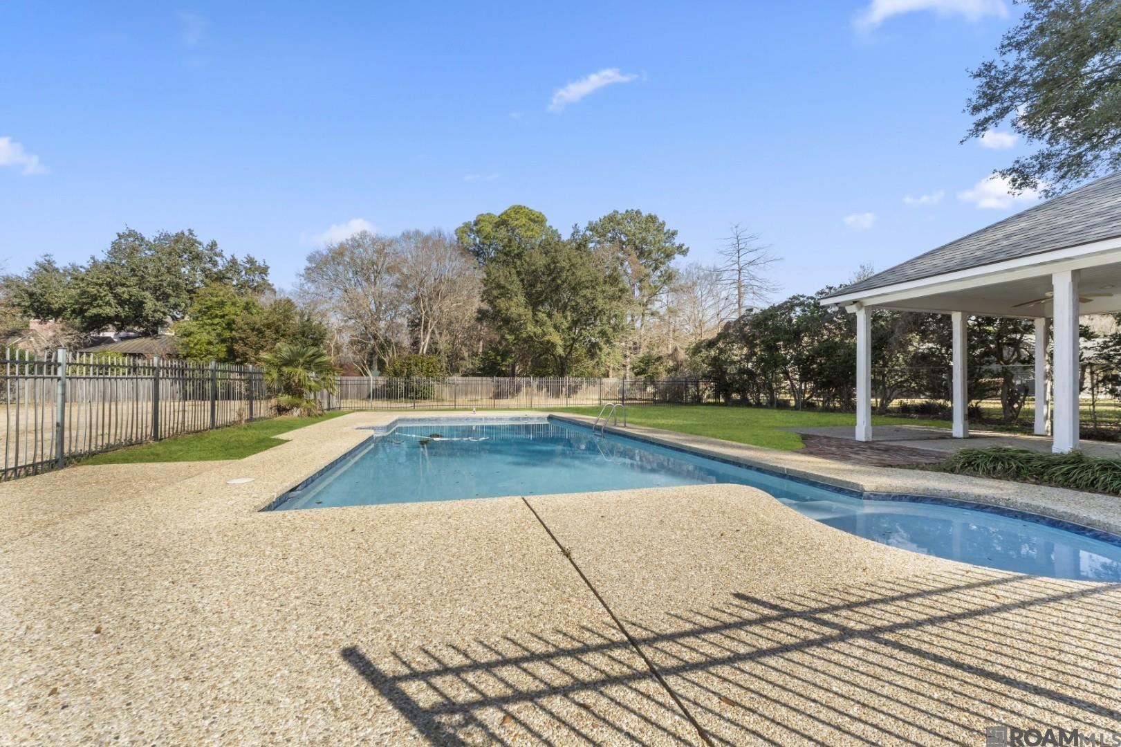 3847 Broussard St, Baton Rouge, Louisiana image 27