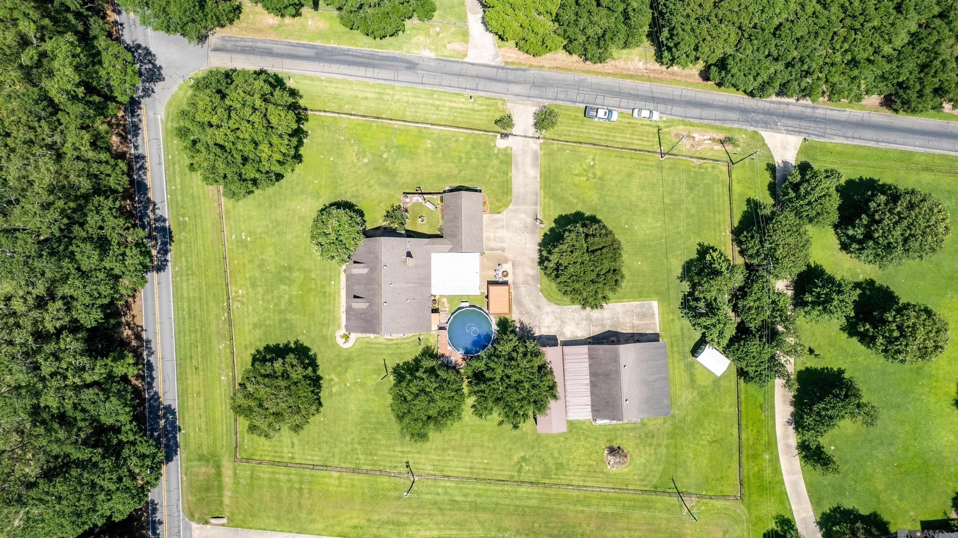 22881 Brittney Renee Dr, Zachary, Louisiana image 2
