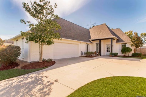 Homes For Rent - 37395 Whispering Hollow Ave<br/> Prairieville, LA 70769