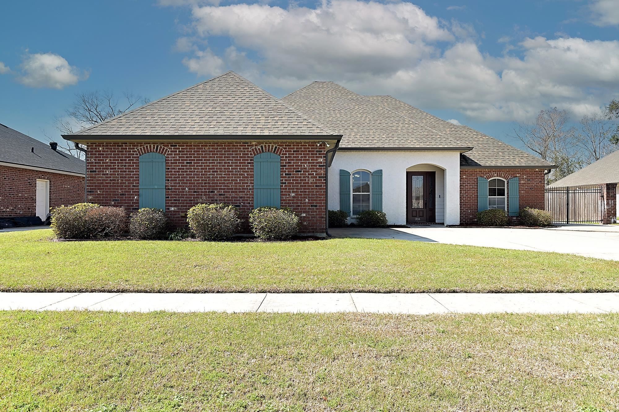 316 Brentwood Dr, Houma, Louisiana image 2