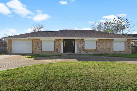 Homes For Sale - 226 Elm Dr<br/> Lafourche County, Raceland, LA 70816