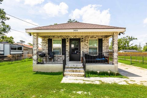 Homes For Sale - 1406 Memory Ln<br/> Houma, LA 70363