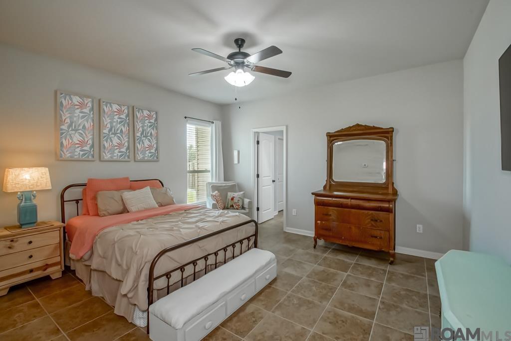 42438 Harborstone Ave, Prairieville, Louisiana image 5