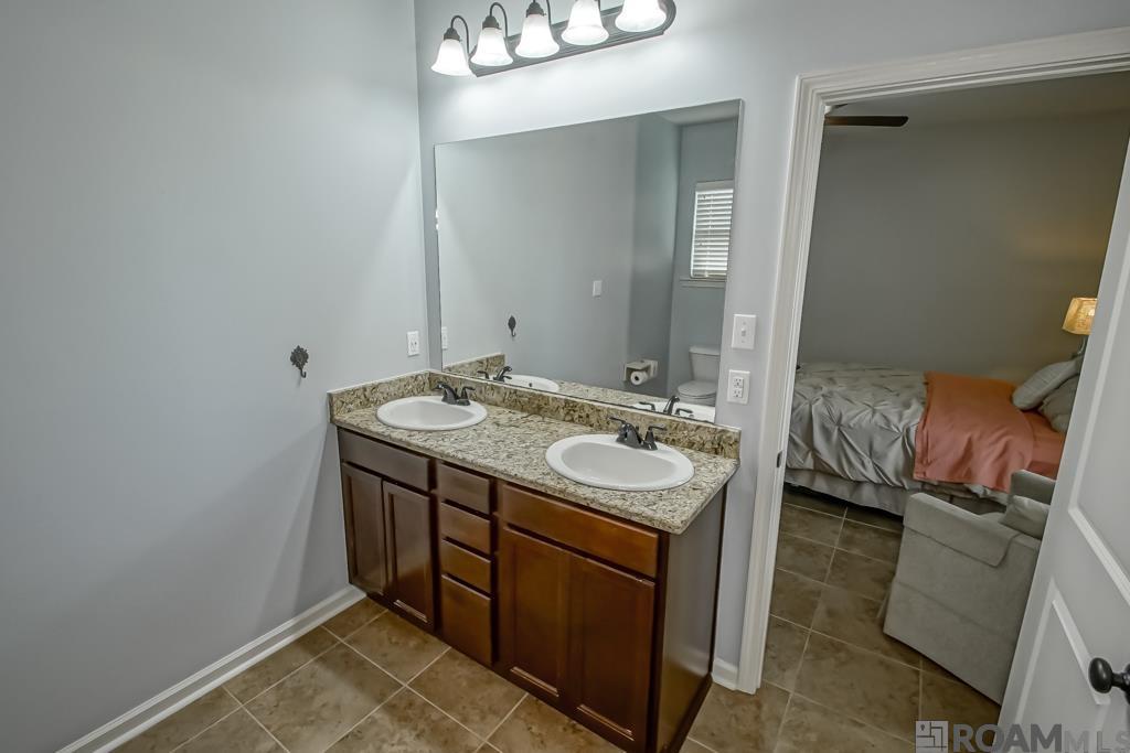 42438 Harborstone Ave, Prairieville, Louisiana image 19