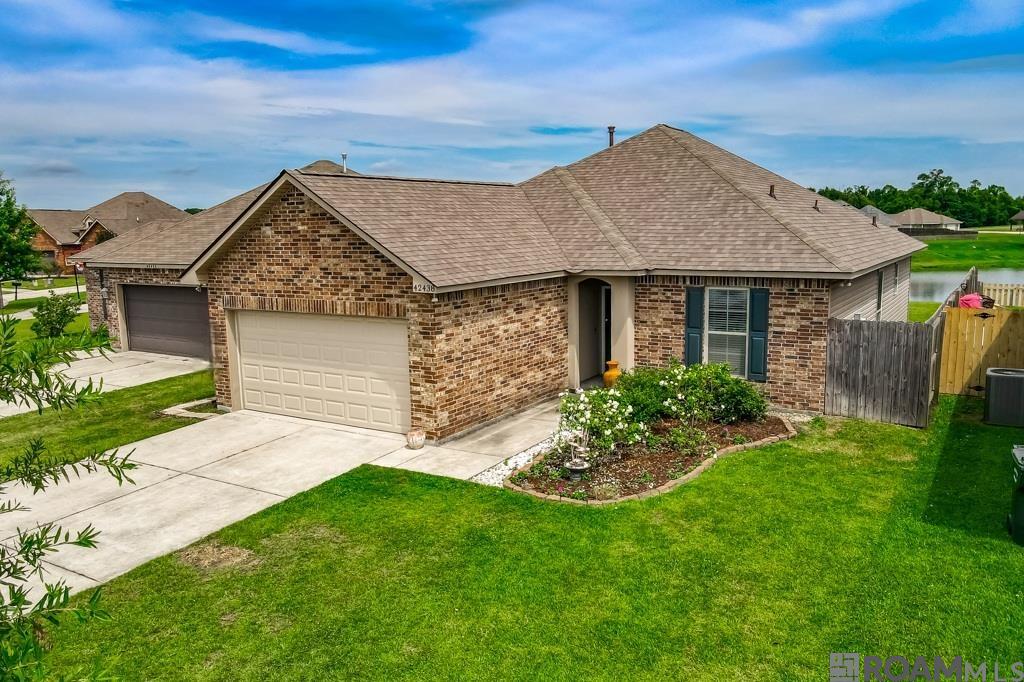 42438 Harborstone Ave, Prairieville, Louisiana image 2