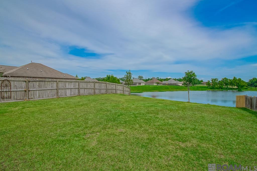 42438 Harborstone Ave, Prairieville, Louisiana image 27