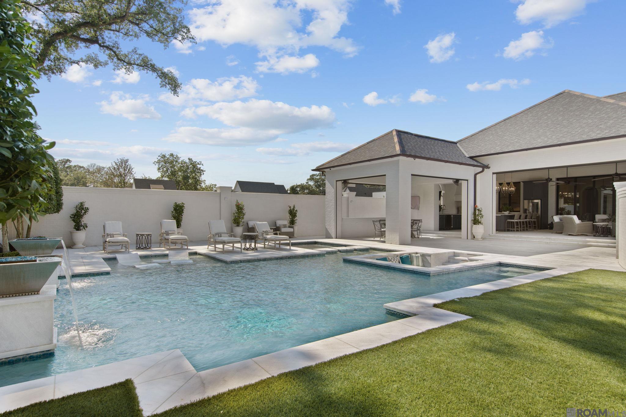 Baton Rouge, Louisiana, 70806, United States, 4 Bedrooms Bedrooms, ,5 BathroomsBathrooms,Residential,Active,2028744
