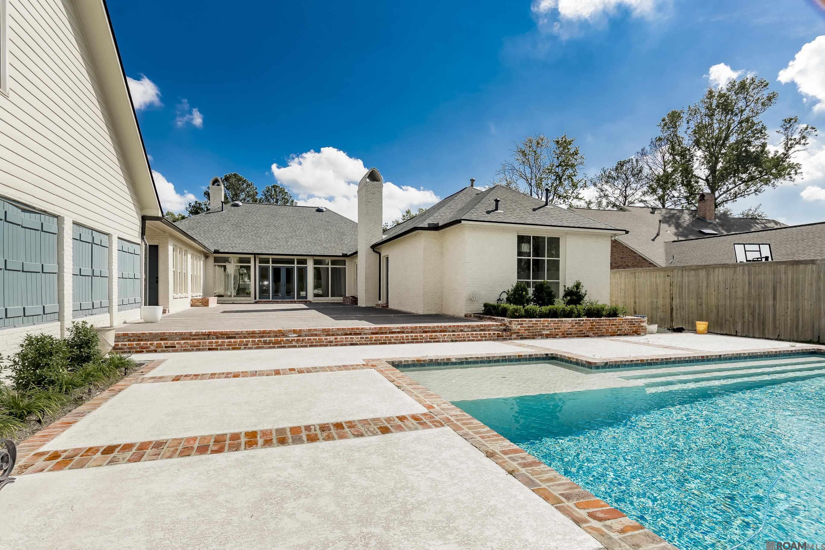 Baton Rouge, Louisiana 70820, United States, 4 Bedrooms Bedrooms, ,4 BathroomsBathrooms,Residential,Contingent,80803