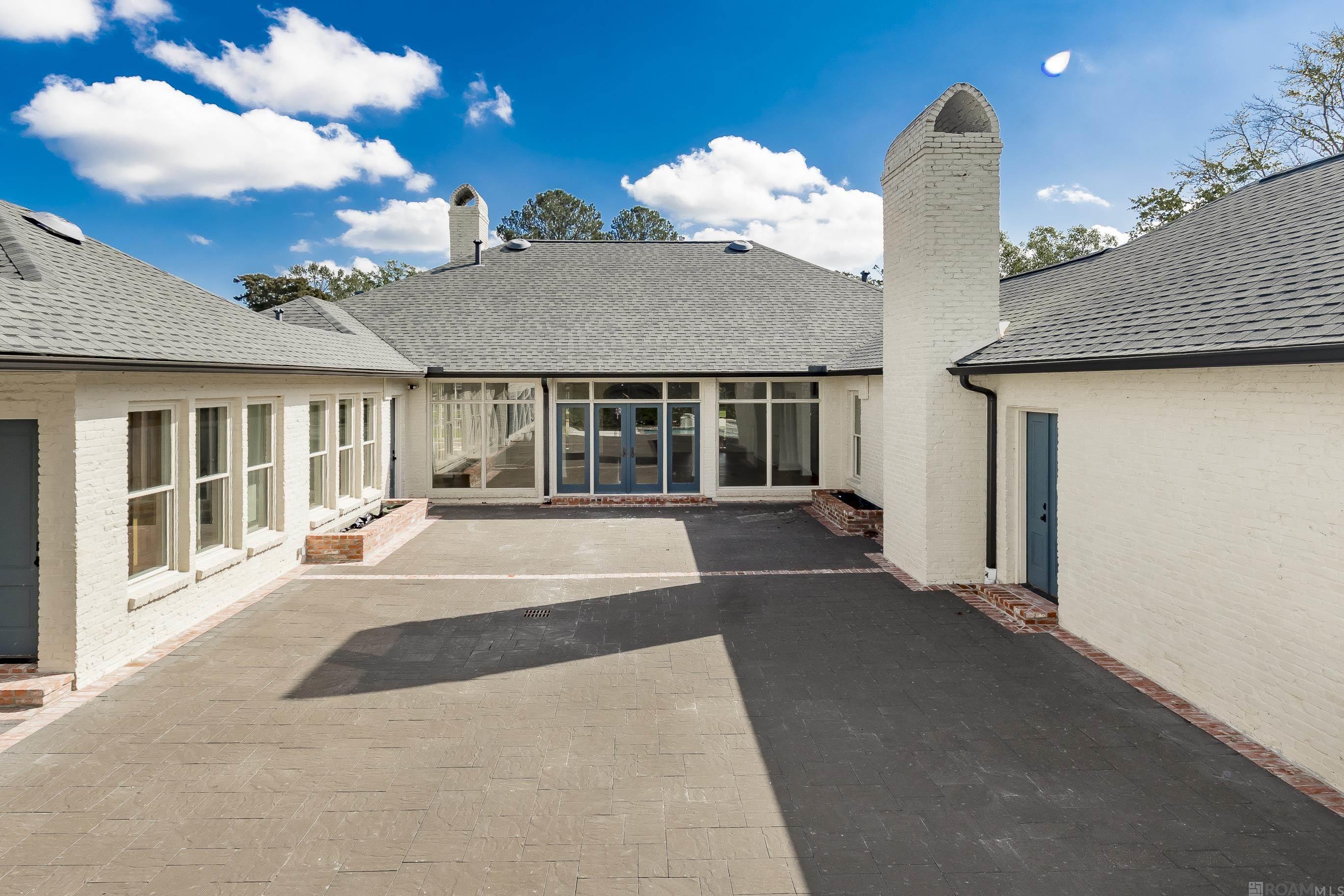Baton Rouge, Louisiana 70820, United States, 4 Bedrooms Bedrooms, ,4 BathroomsBathrooms,Residential,Contingent,80803