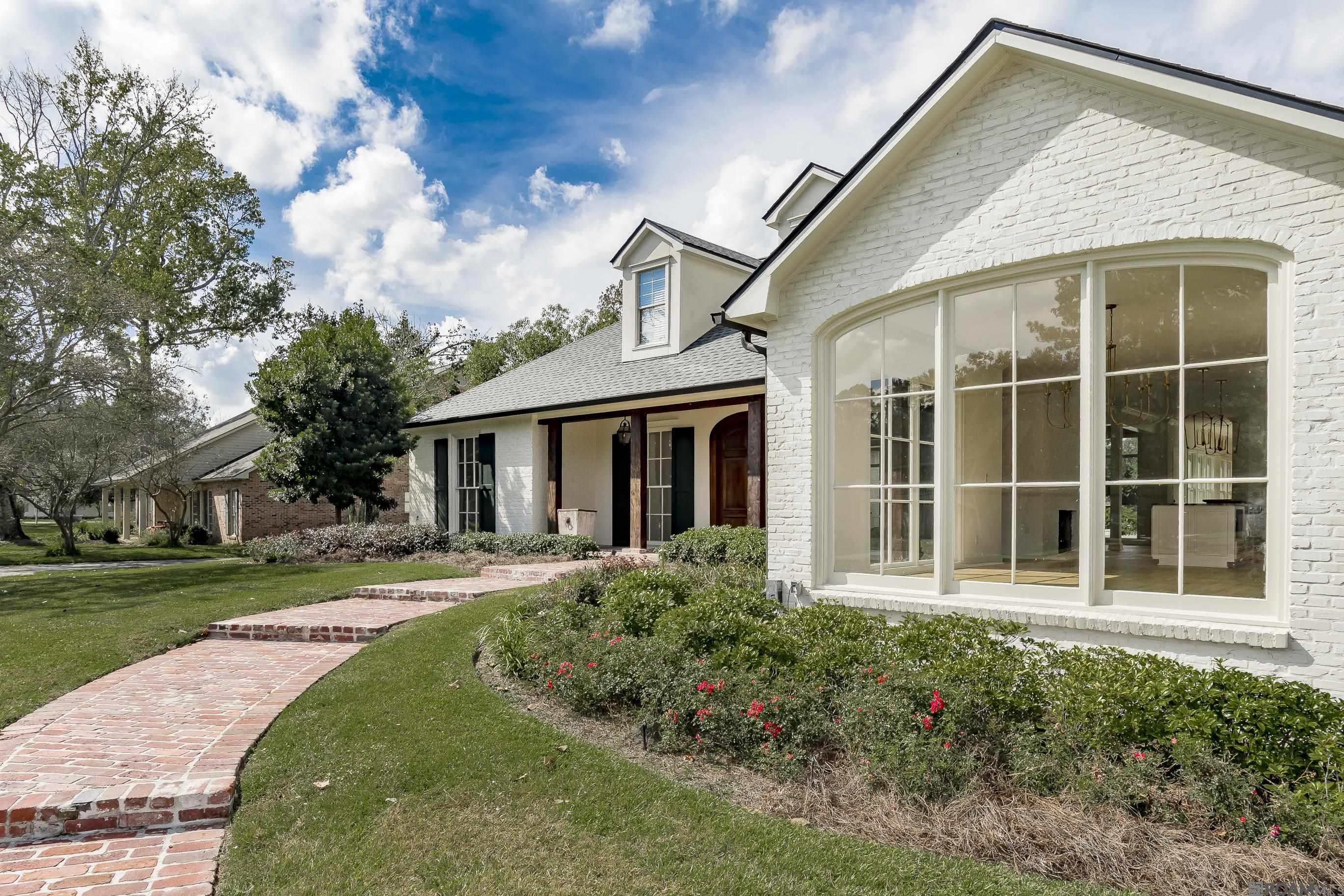 Baton Rouge, Louisiana 70820, United States, 4 Bedrooms Bedrooms, ,4 BathroomsBathrooms,Residential,Contingent,80803