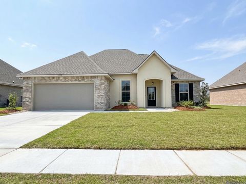 Homes For Sale - 1574 Old Tucson Ave<br/> Zachary, LA 70791