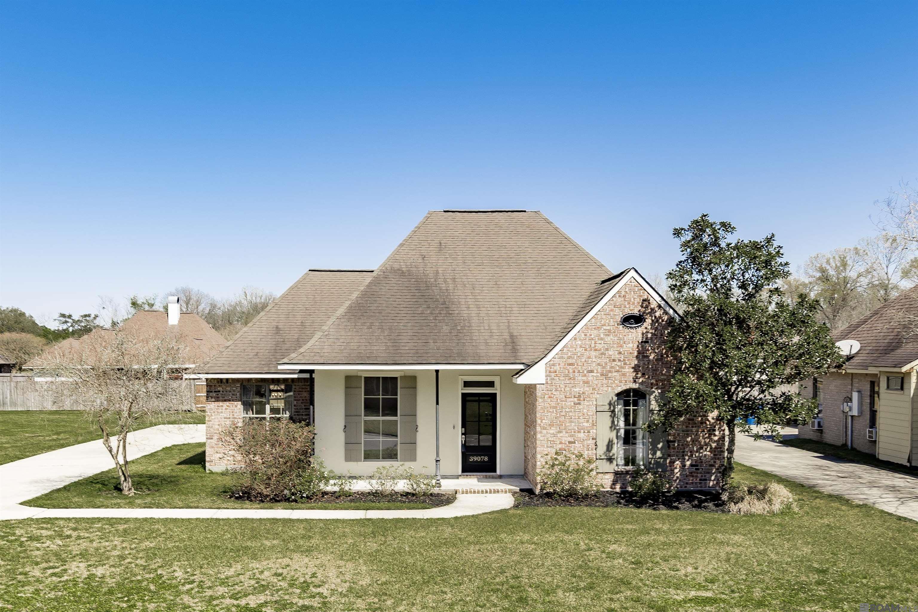 39078 S Angelle Ct, Gonzales, Louisiana image 1