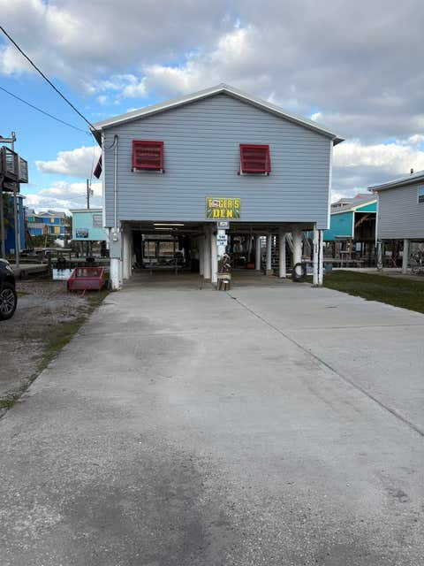 Homes For Sale - 140 Memory Ln<br/> Grand Isle, LA 70358