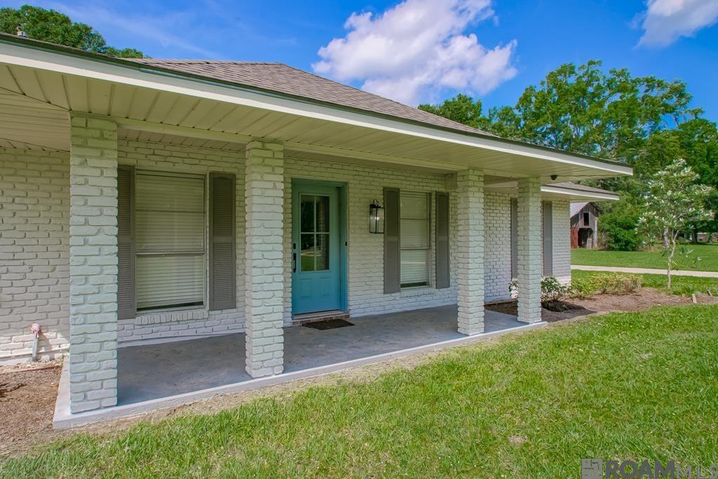 6915 Greenmeadow Dr, Greenwell Springs, Louisiana image 3