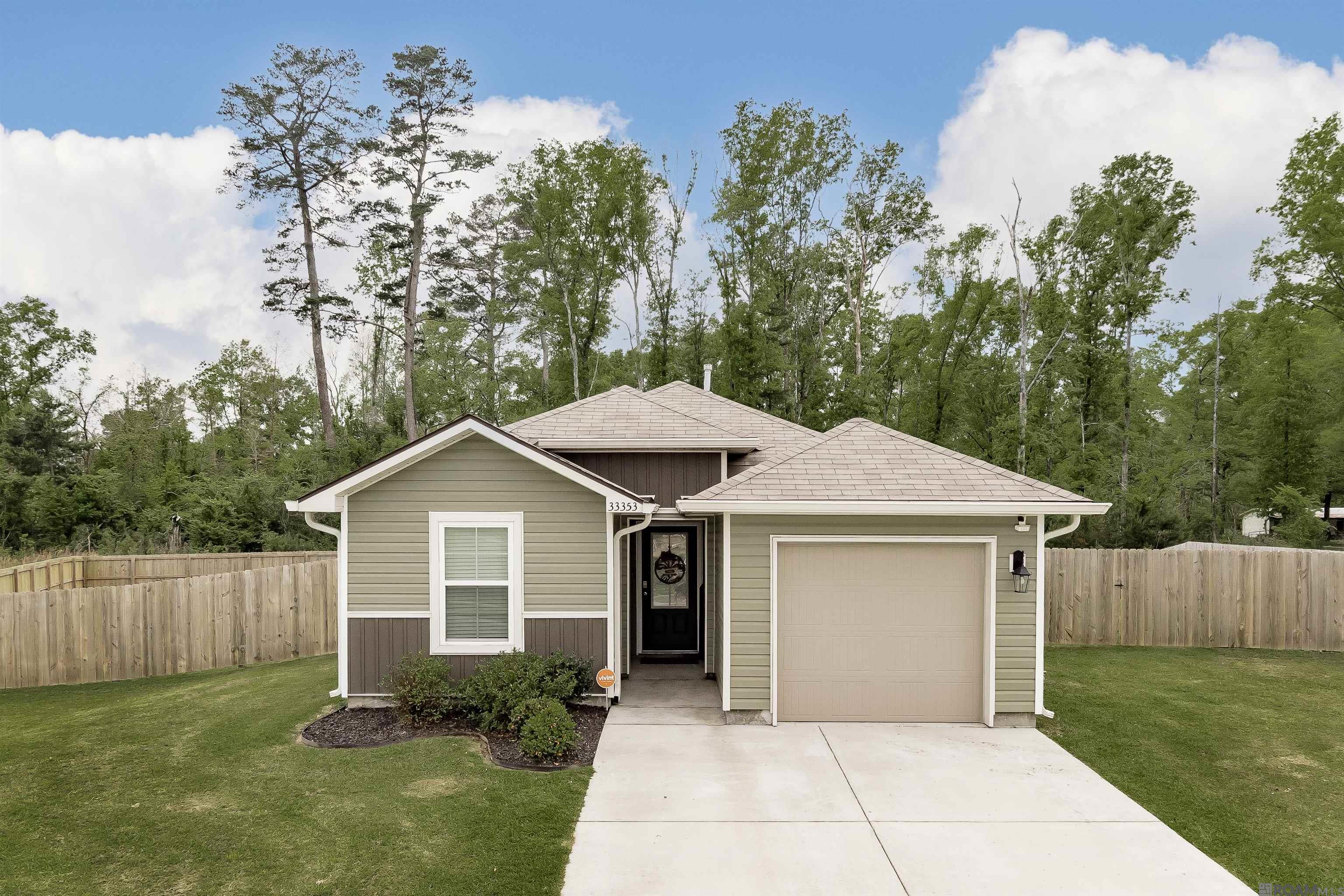 33353 Hyacinth St, Walker, Louisiana image 1