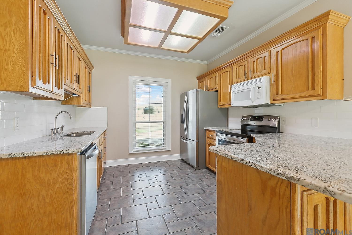 8180 Fitzgerald Dr, Denham Springs, Louisiana image 8
