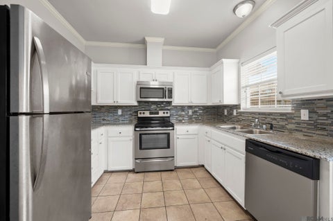Townhouse For Sale - 4106 Jefferson Woods Dr<br/> Baton Rouge, LA 70809